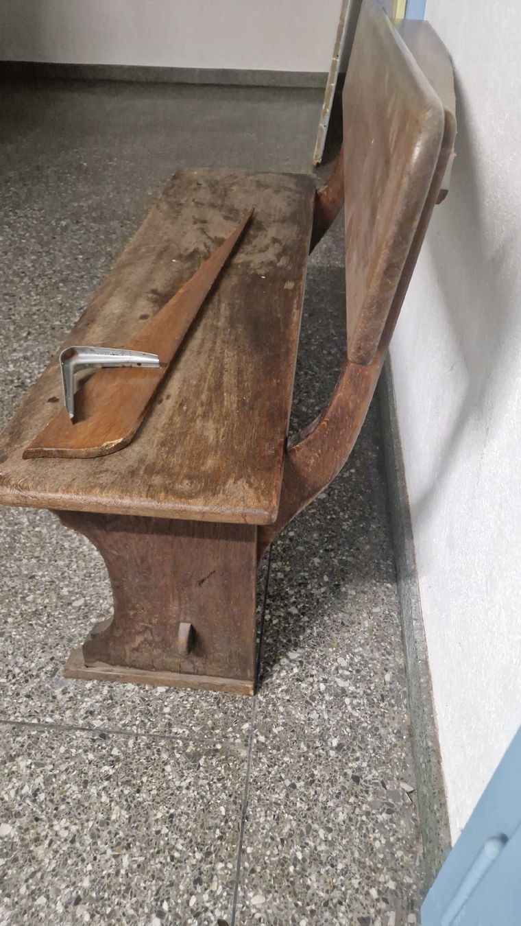 Bänke: Antike Holzbank, abgenutzt – Defekt aus Zürich von anna.caterina 3