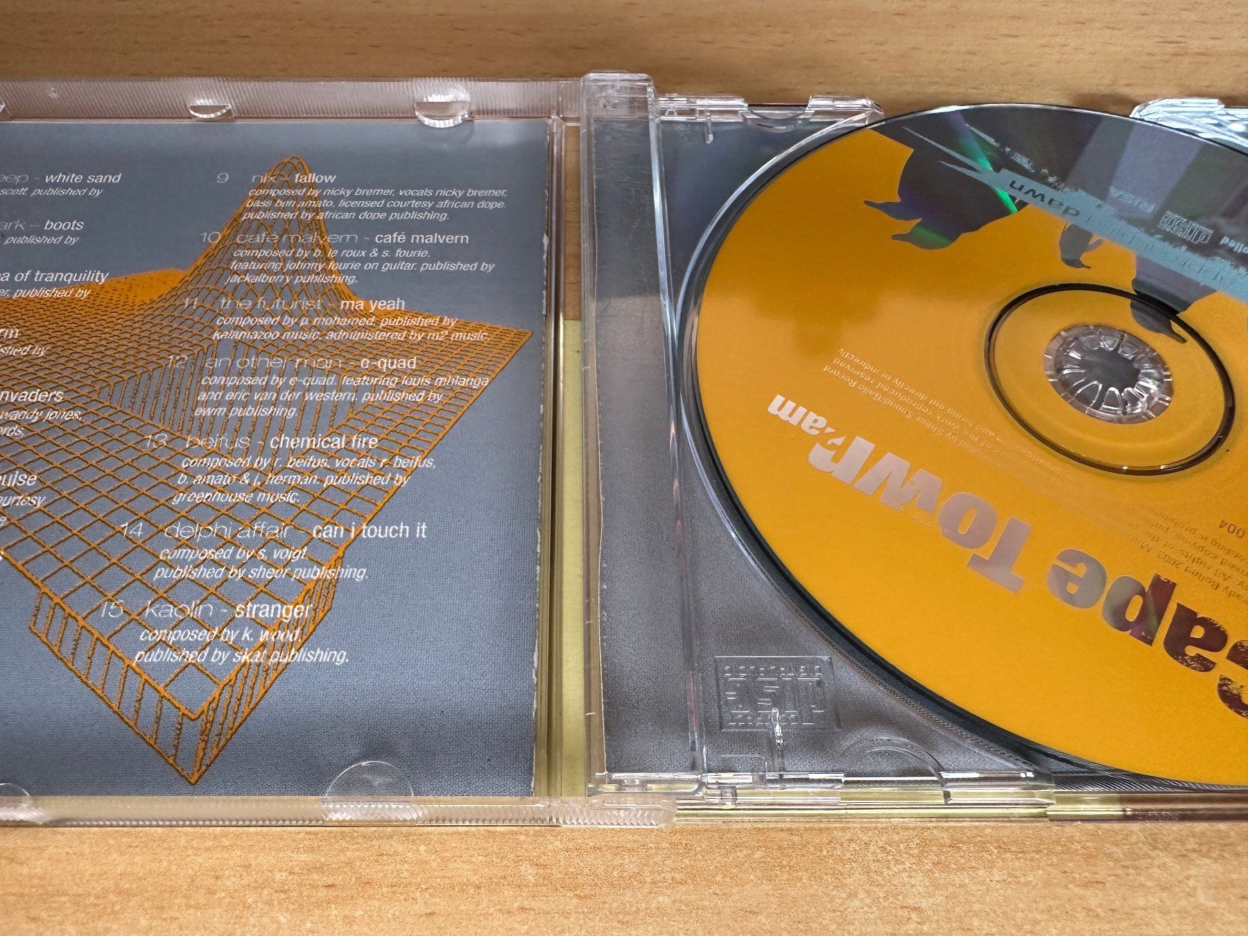 CD: Various – Cape Town 2am - Approaching Dawn – Usato da Rikon im Tösstal venduto da Alpenmutz 2