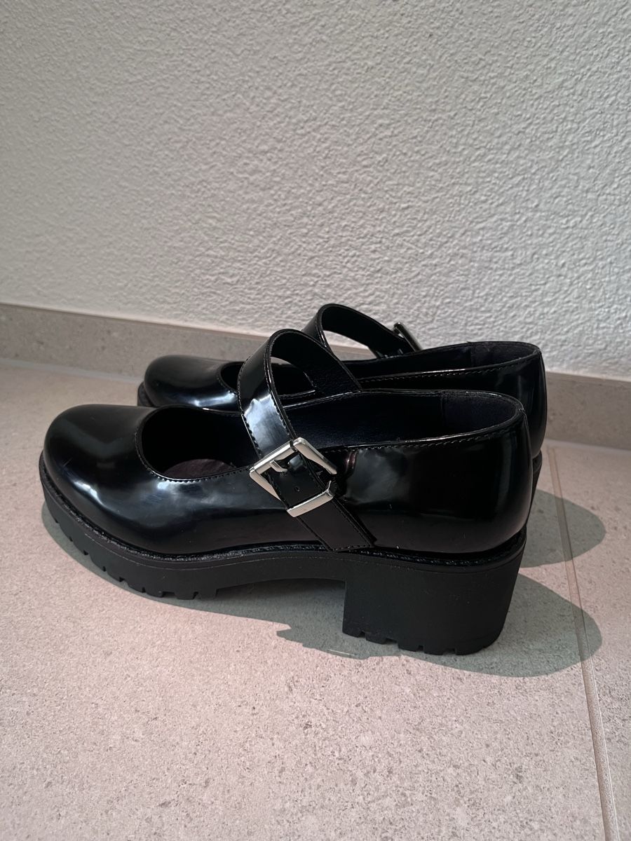Scarpe da donna: Schwarze Mary Jane Pumps – Nuovo (secondo la descrizione) da Bünzen venduto da car_j9ph 1