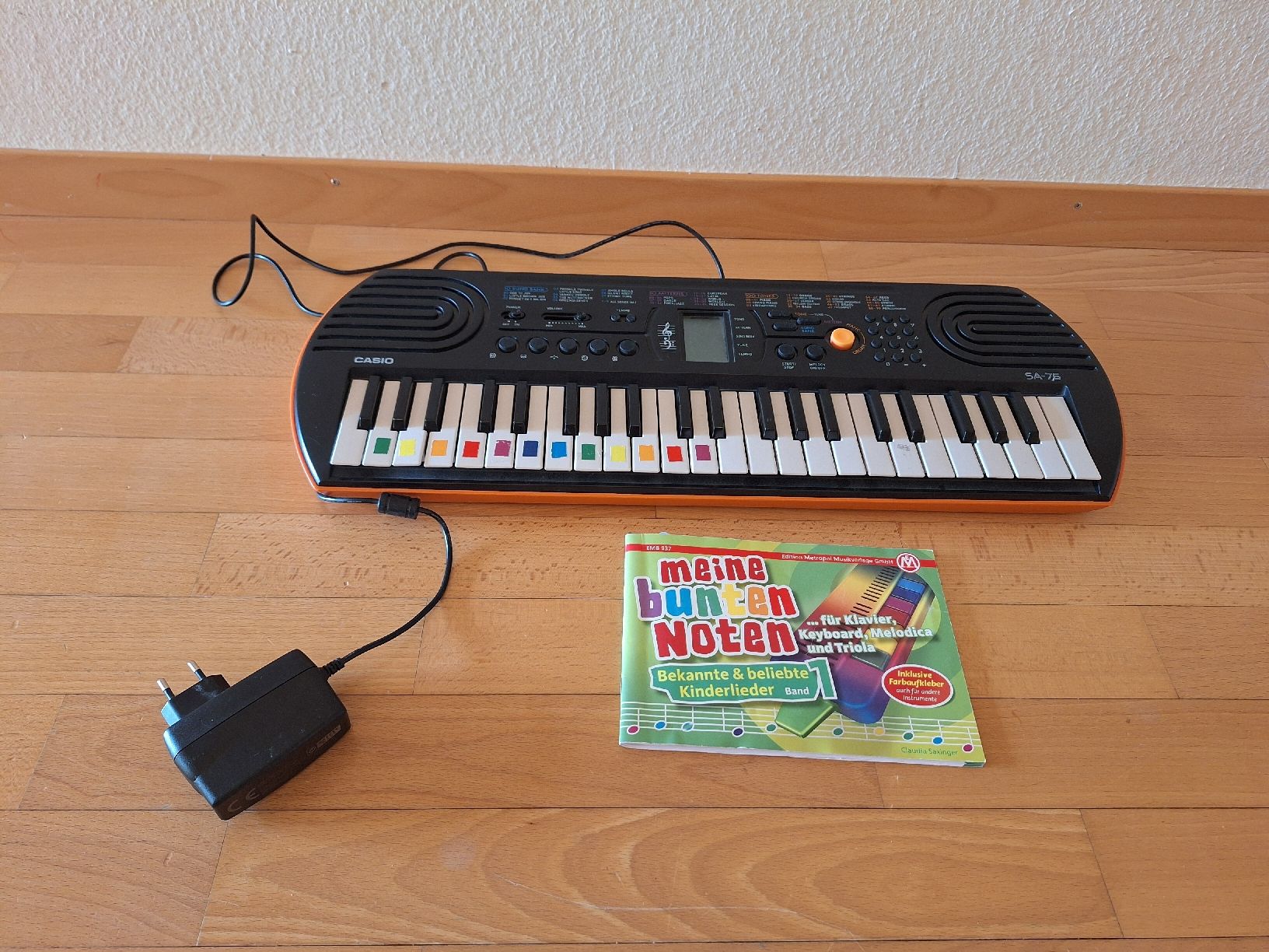 Casio Strumenti musicali: Keyboard mit Adapter & Notenbuch – Usato da Oberrieden venduto da smarties949