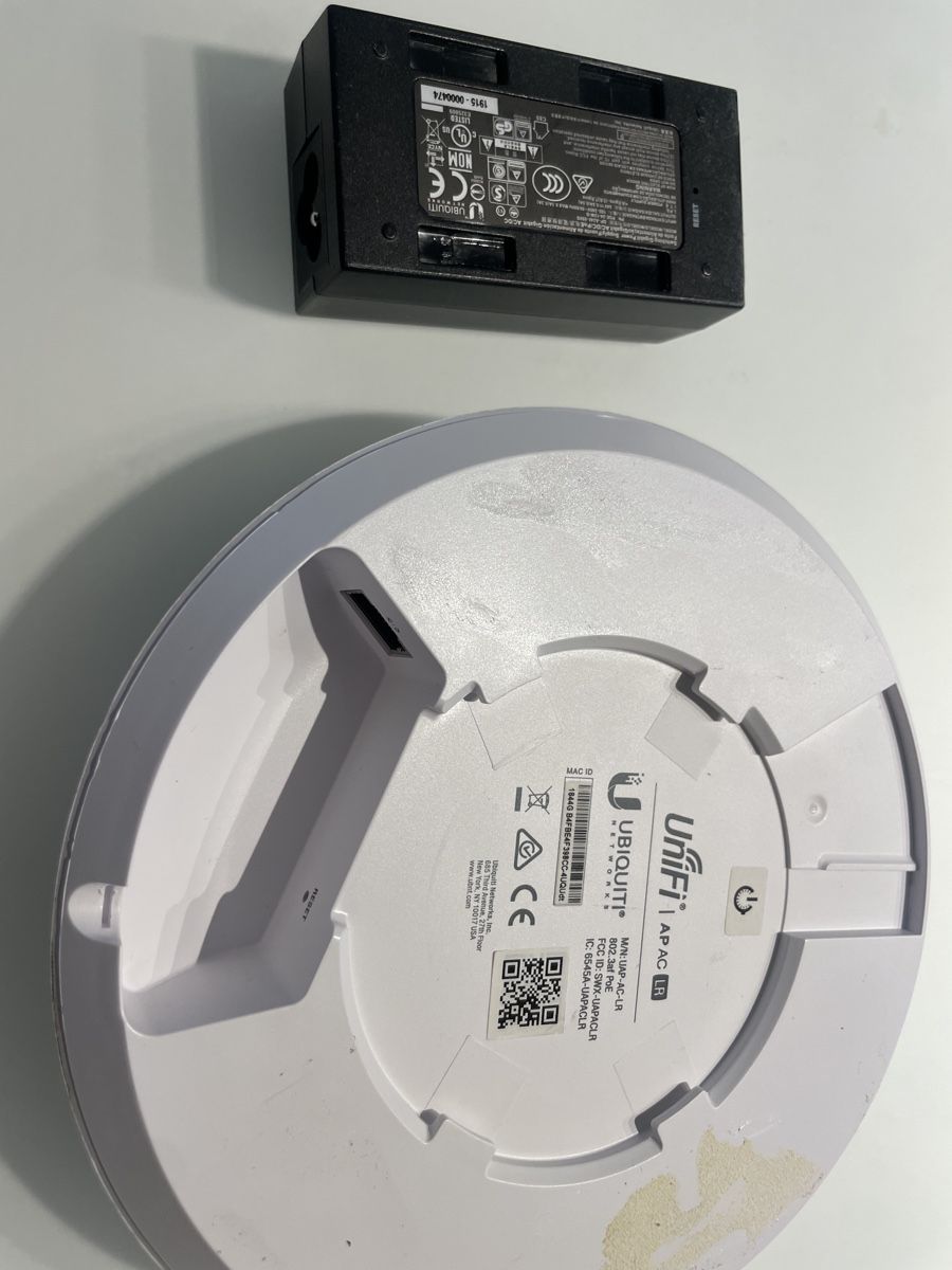 Wlan: Ubiquiti UniFi Access Point Lite mit Netzteil – Gebraucht aus Weinfelden von Oleksandr-H 1