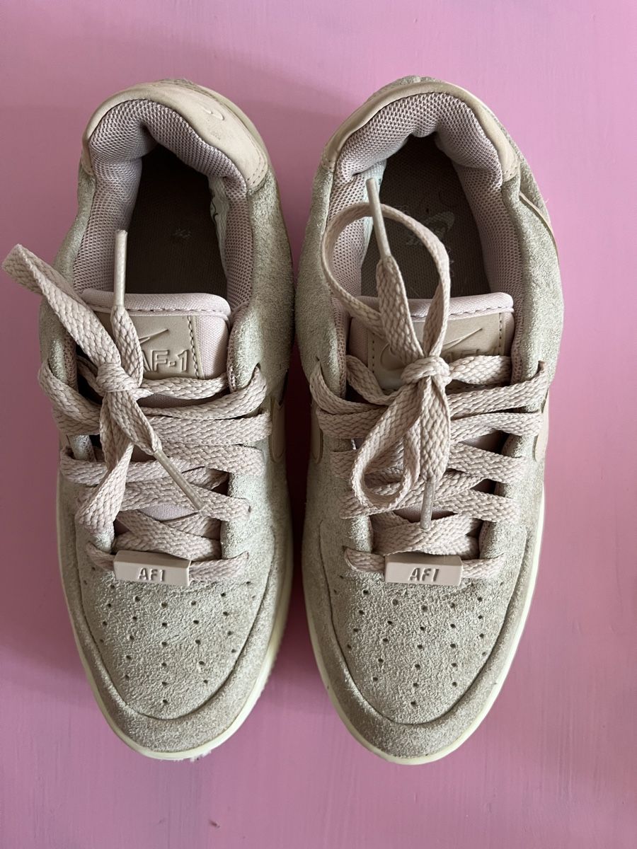 Nike Scarpe da donna: beige/hellrosa Nike Airforce/ wie neu / GR. 37.5 – Nuovo (secondo la descrizione) da Fehraltorf venduto da y2kout7 5