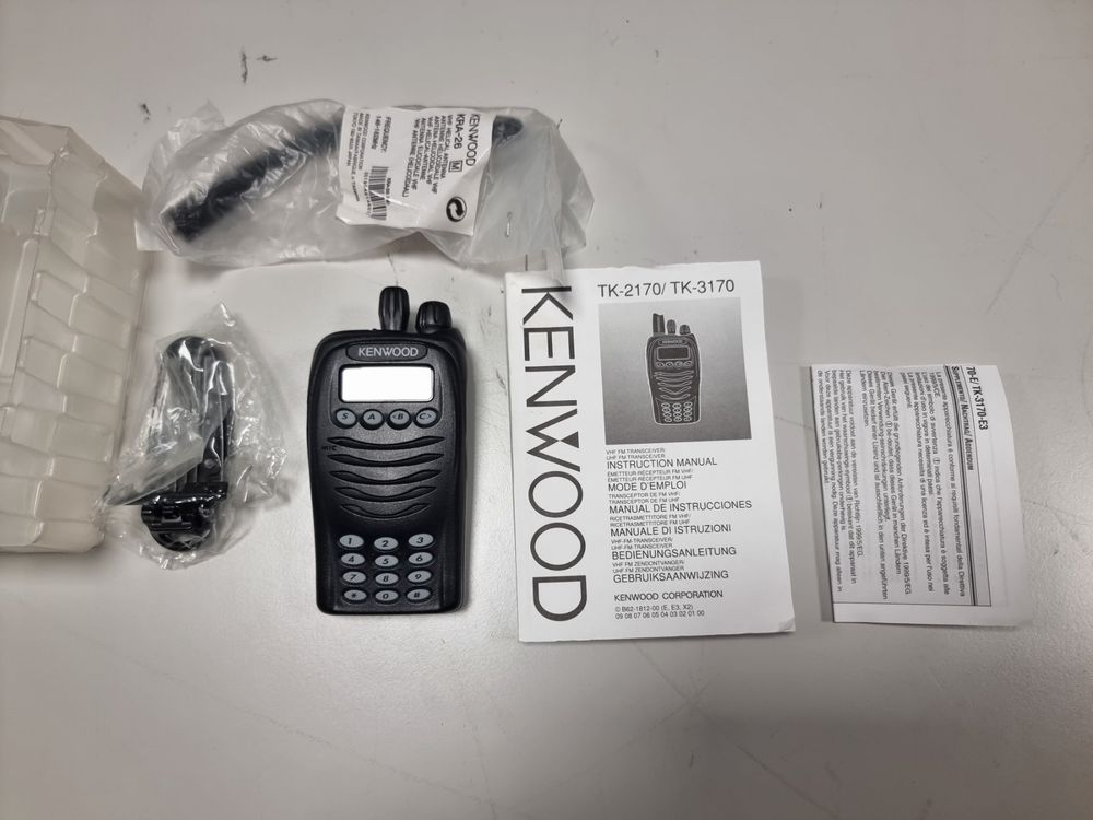 Kenwood TK2170 VHF FM TRX Neugerät mit OVP (Gerät 1) Kaufen auf Ricardo