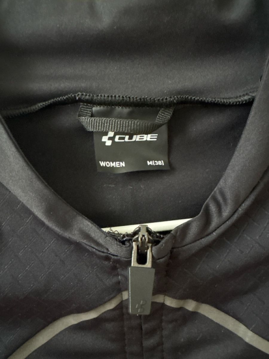 Cube Canottiere & Pantaloni: CUBE Radtrikot Damen (M) kurzarm  – Usato da St. Gallen venduto da jan_xkh8 2