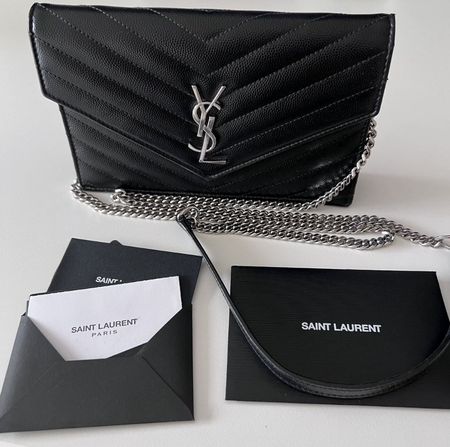 Yves Saint Laurent Envelope Handtasche (Modell 2020)