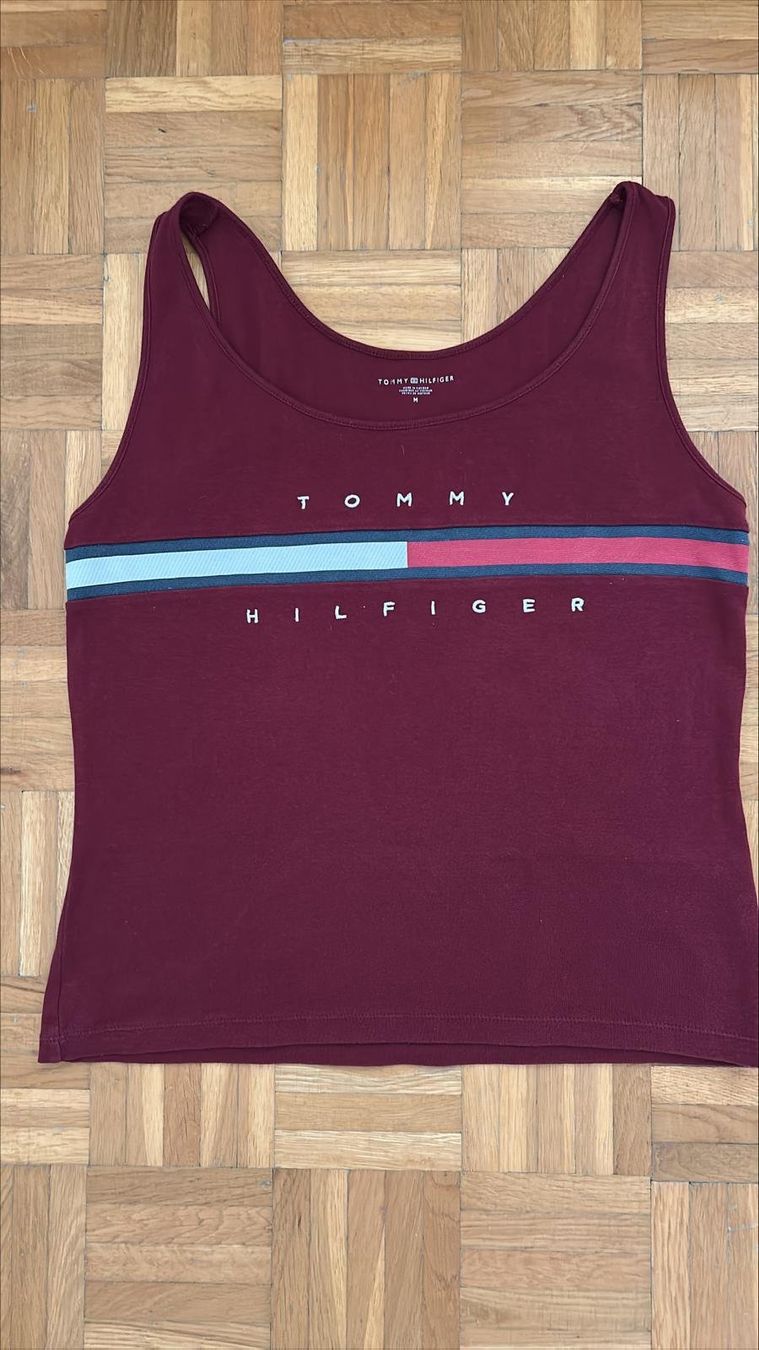 Tommy Hilfiger Top: Top Tommy Hilfiger peu porté – Usato da Nyon venduto da Emmanuelle1260