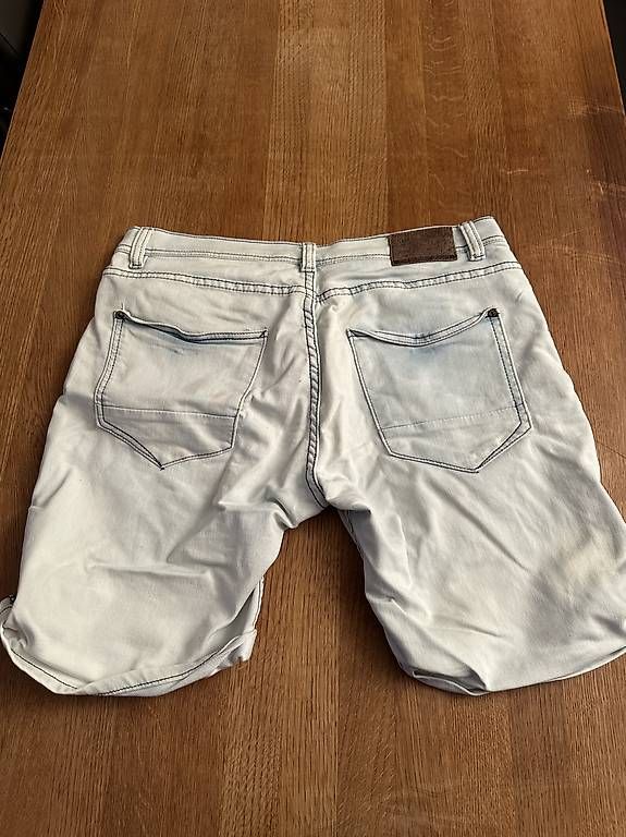 Jeans: Jeans Shorts – D'occasion à Luzern par Modano02 2