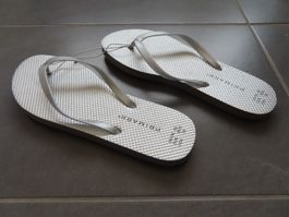 Flip Flops / Zehentrenner silbrig Gr.38/39 ***NEU***