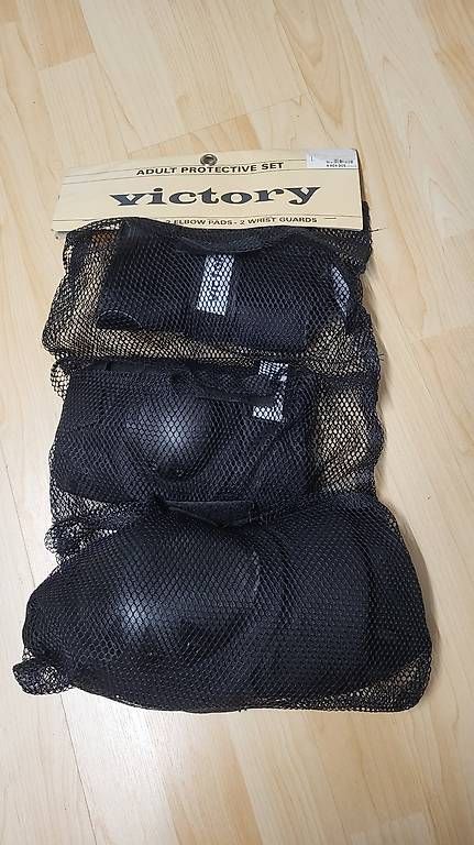 Schutz & Schoner: Rollerbladeschutz Set – Gebraucht aus Sarnen von monfur