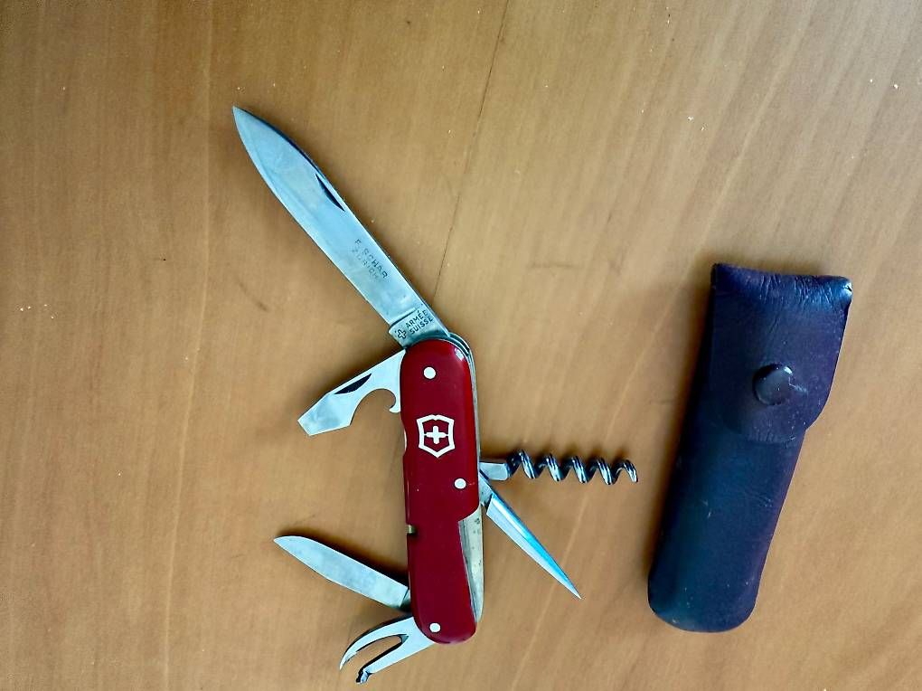 Coltellini militari: Original Armée Suisse Messer – Usato da Zürich venduto da Ro80