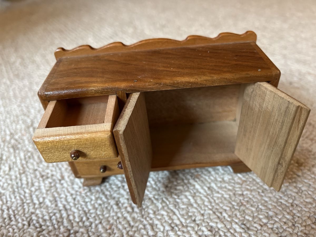 Puppenhäuser & -möbel: Puppenstube Möbel Set, Holz, Vintage, – Gebraucht aus Bassersdorf von Steyning88 3