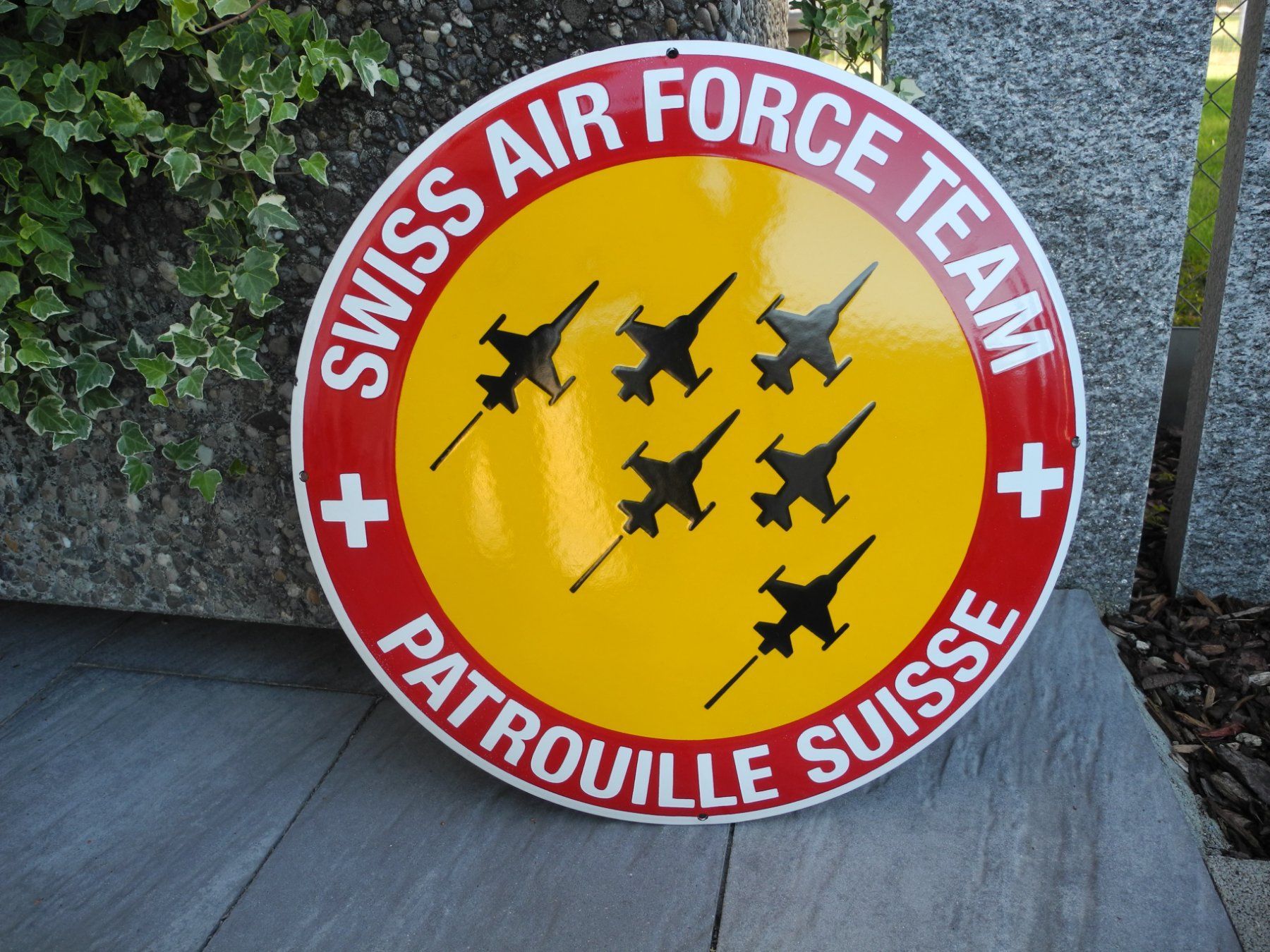 Insegne: PATROUILLE SUISSE EMAILSCHILD – Nuovo (secondo la descrizione) da Reinach AG venduto da Huckleberrysix