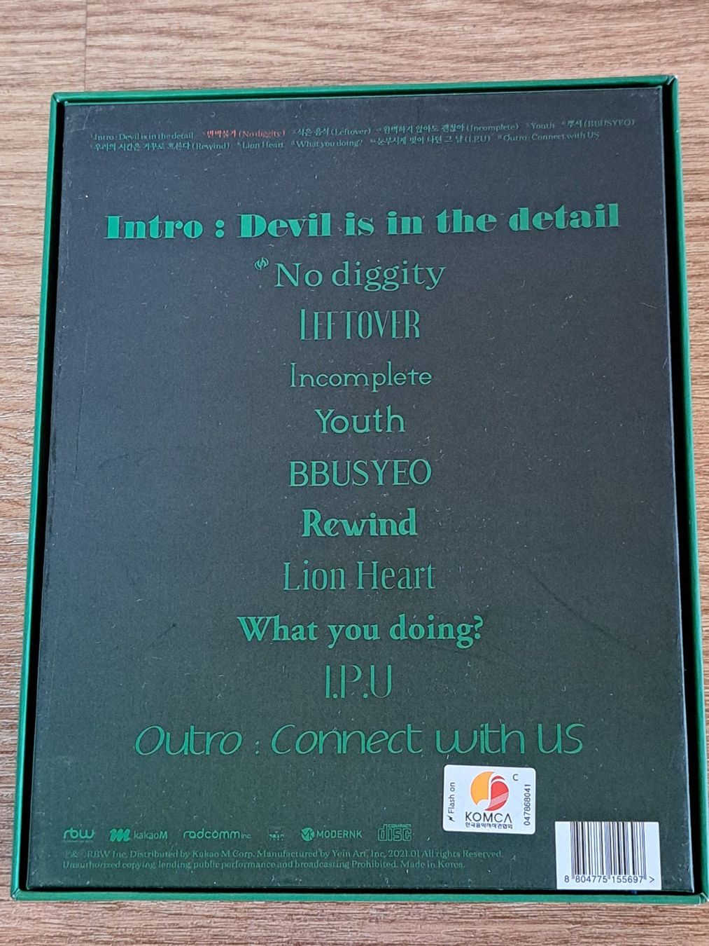 CD: CD   Devil-Green Version-Inkl.Photobook,  Korea – Nuovo (secondo la descrizione) da Unterseen venduto da Kanica 1