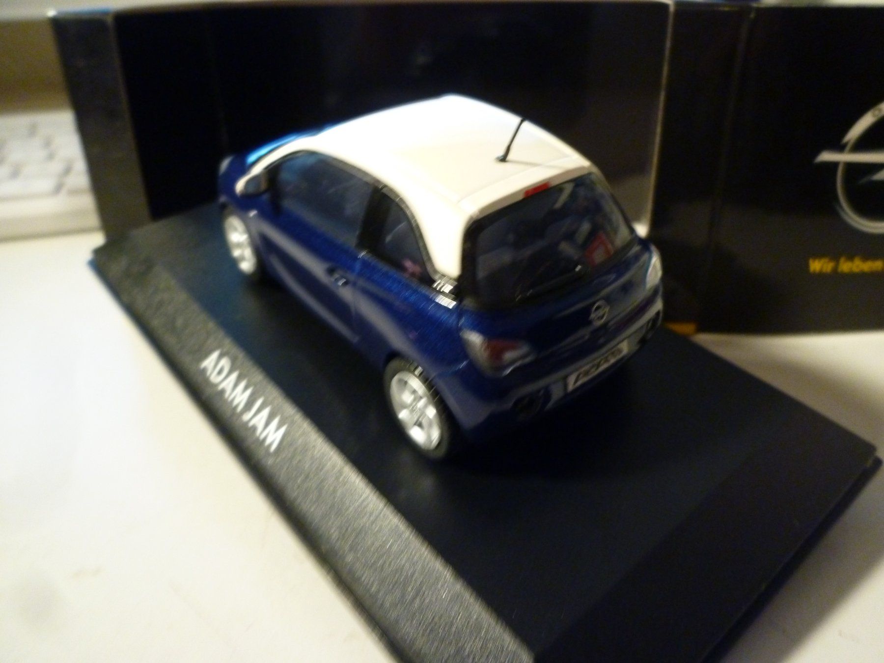 Opel Modellini d'auto: Opel Adam – Nuovo e nell'imballaggio originale da Flawil venduto da Imperiosud 3