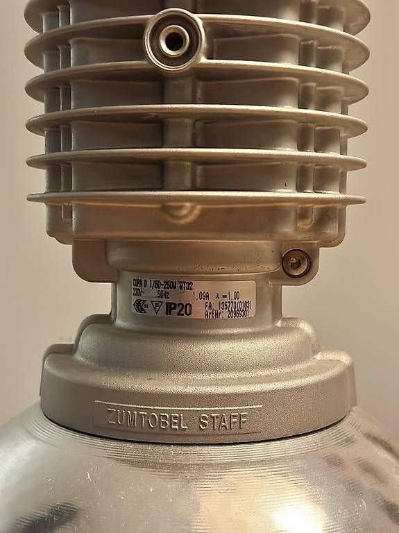 Lampade: Zumtobel Staff Industrielampe – Usato da Arbon venduto da salida02 1