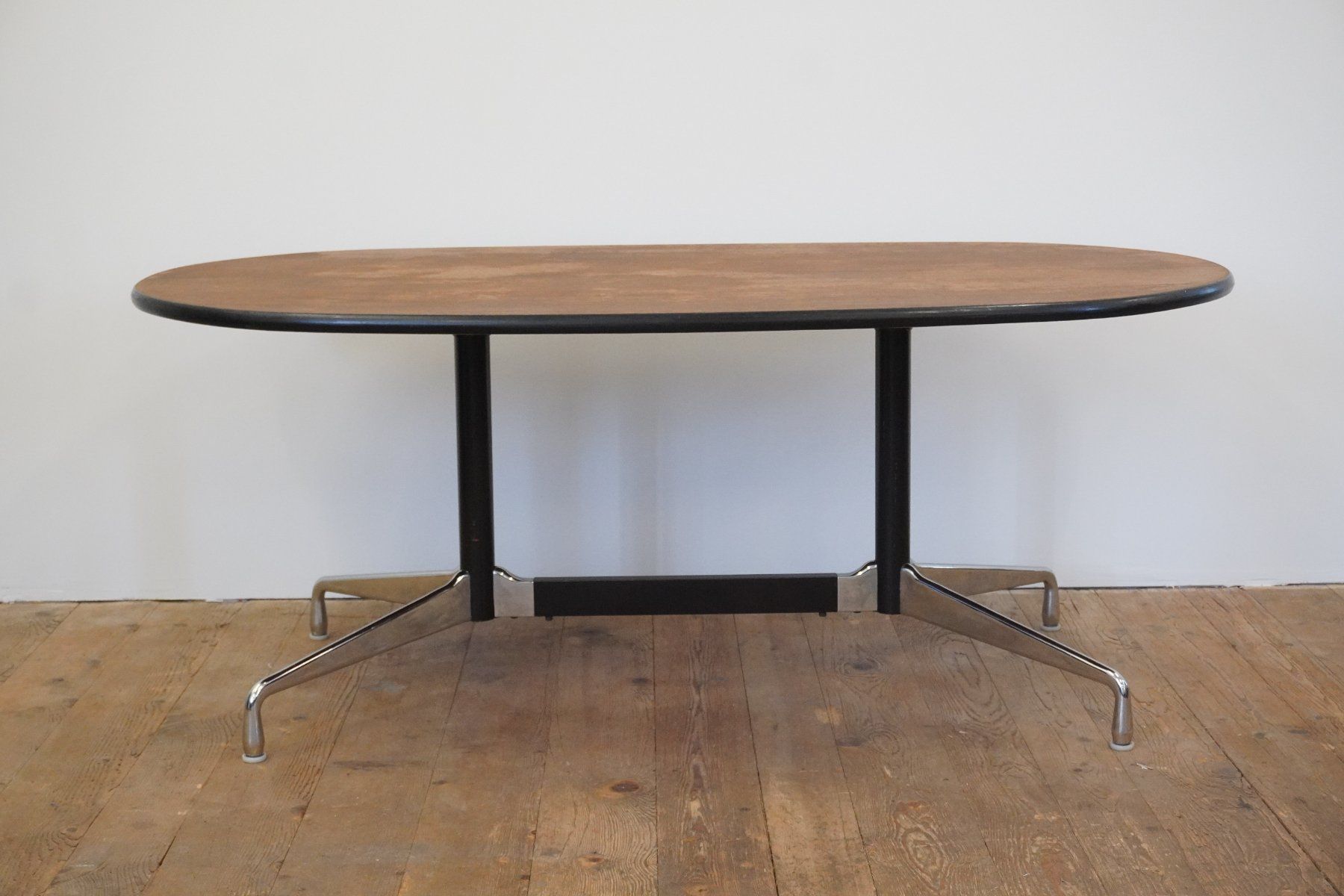 Vitra Tables: Vitra Eames Segmented Table 180 x 97 cm – D'occasion à Bad Zurzach par QLASSIQ