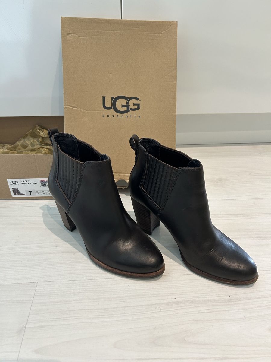 Ugg Scarpe da donna: UGG Australia brown Leather Ankle Boots - Size 7! – Usato da Wallisellen venduto da sam_kf7w