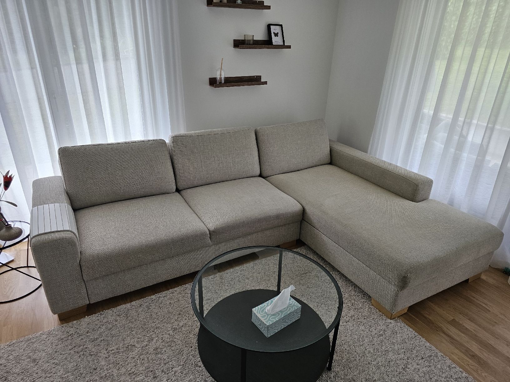 Ikea Divani: IKEA SÖRVALLEN Sofa mit Récamiere & Stauraum – Usato da Egg b. Zürich venduto da steve-earn