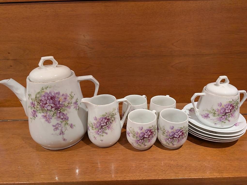 Geschirrsets: Handbemaltes Geschirr / Kaffee-Set – Gebraucht aus Aarburg von coniux
