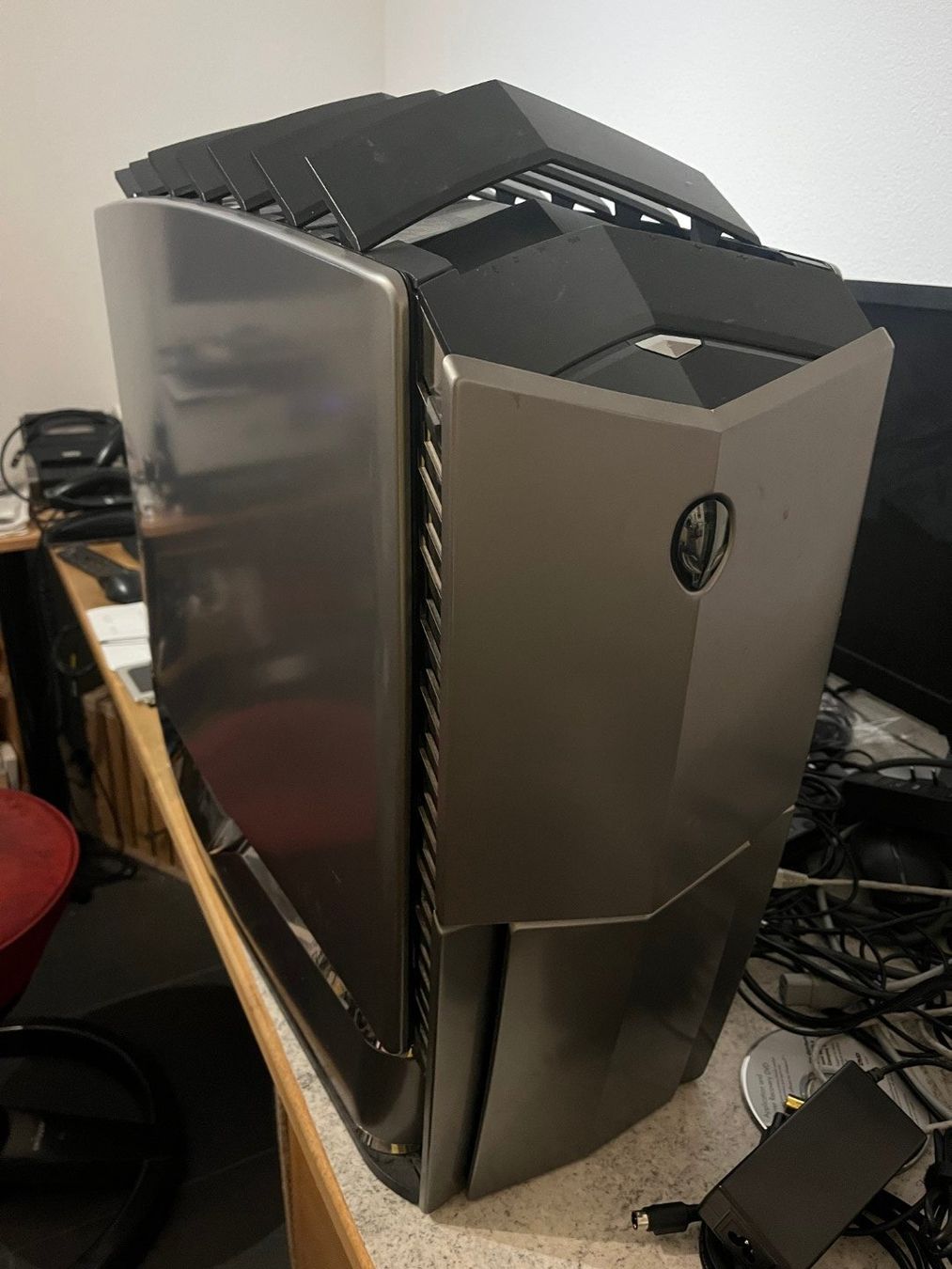 Gehäuse: Computer PC Gehäuse Case von Alienware für Bastler – Gebraucht aus Brunnen von