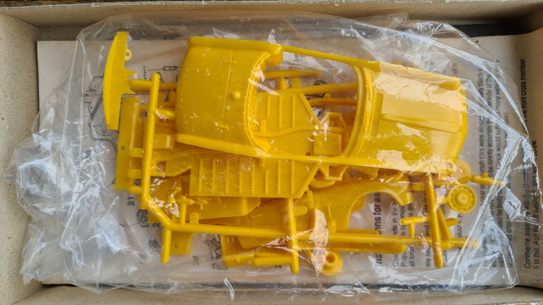 Triumph Modellini d'auto: AURORA TRIUMPH Spitfire 4 Mk2 – Usato da Basel venduto da Solarbebop 4