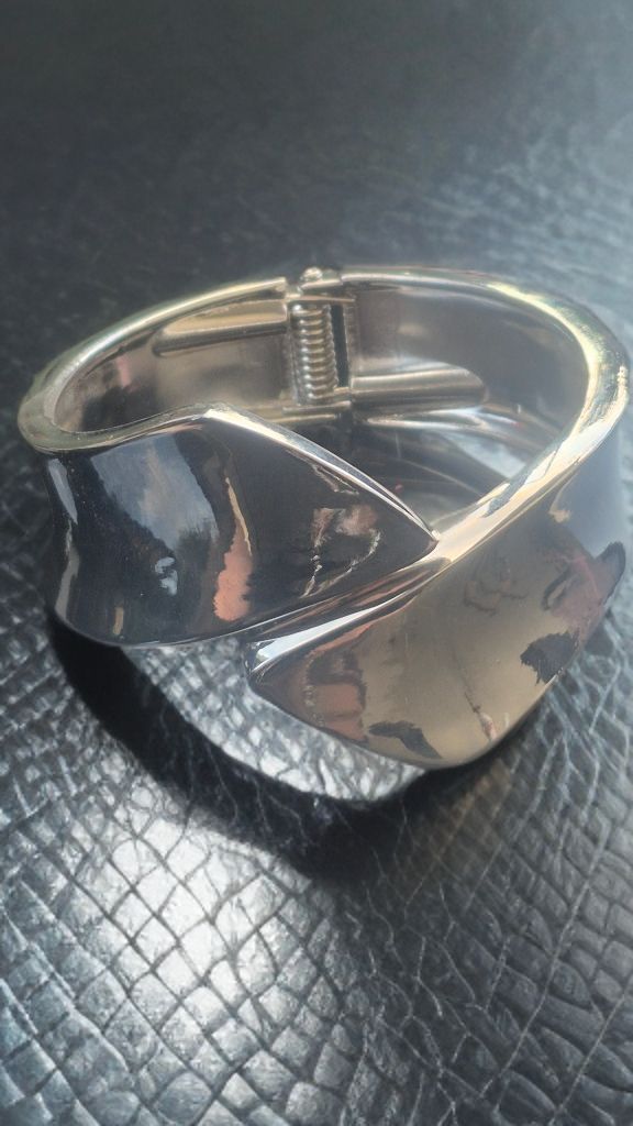 Bracelets: Bracciale rigido effetto argento design moderno  – D'occasion à Giubiasco par Stefaniav 2