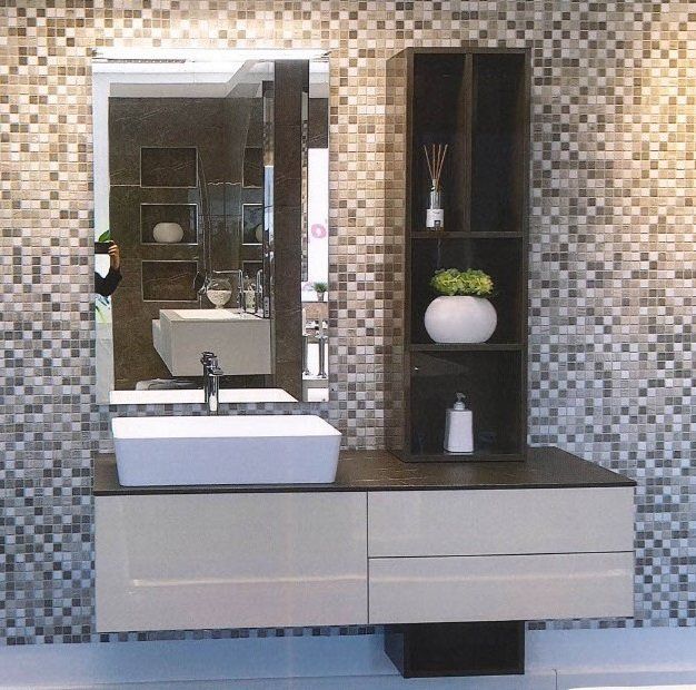 Mobili per bagno: AB AUSSTELLUNG Modernes Badezimmermöbel-Set – Nuovo (secondo la descrizione) da Oberentfelden venduto da sil_x6b5