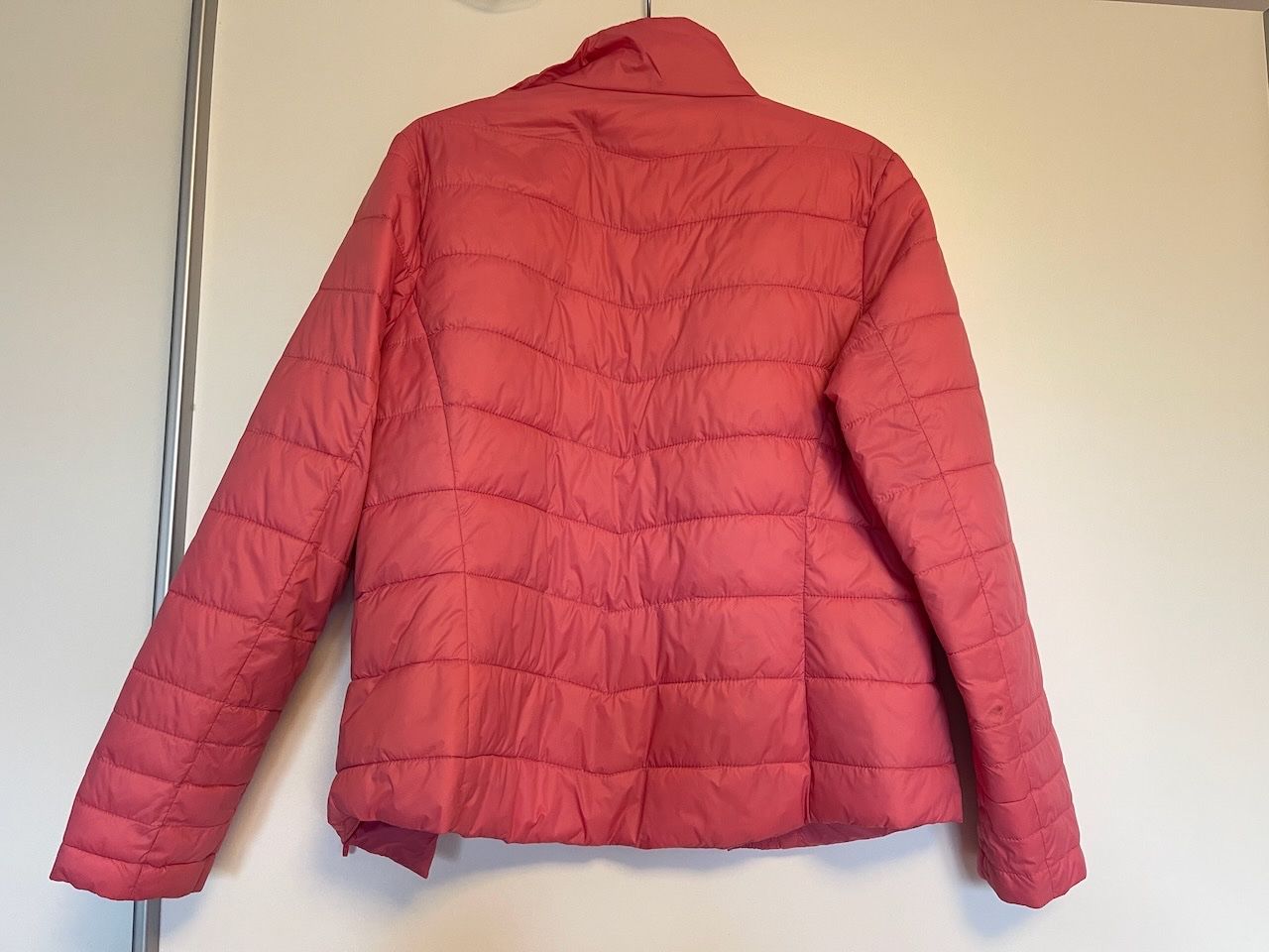 Giacche: kuschelige-leichte  Steppjacke pink-framboise Gr. 40 – Usato da Winterthur venduto da 1956ingi 1