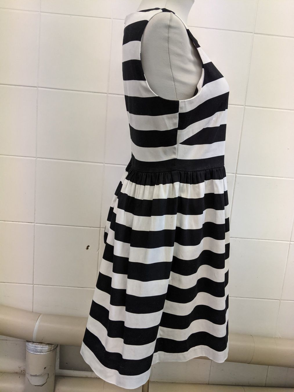 Kleider: Damen Sommerkleid GR 42 – Neu (gemäss Beschreibung) aus Langnau am Albis von Judithsebi 3