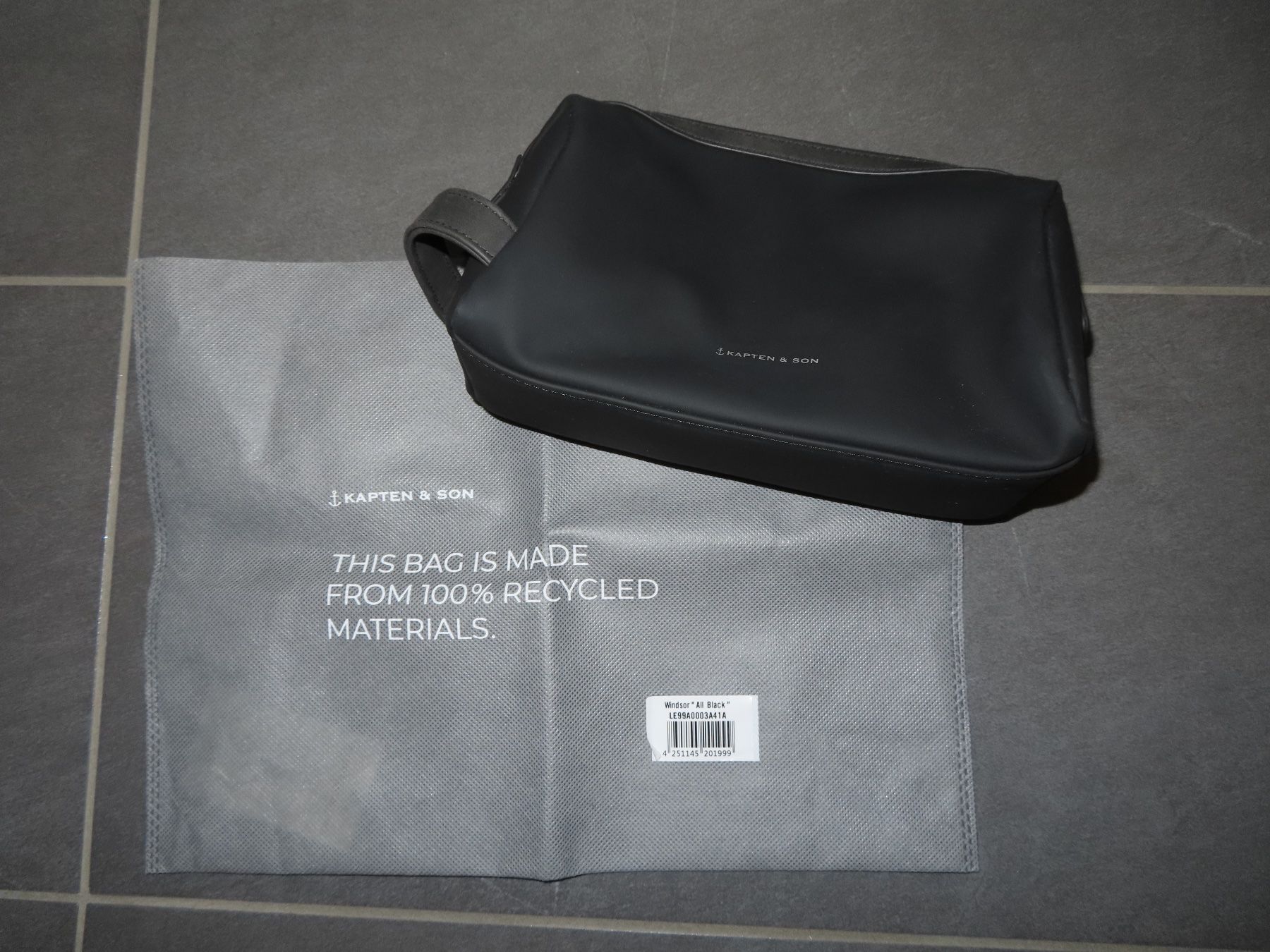 Kapten & Son Kosmetikkoffer: KAPTEN & SON Windsor All Black +++neuwertig+++ – Neu (gemäss Beschreibung) aus Wallenried von Asyano 5