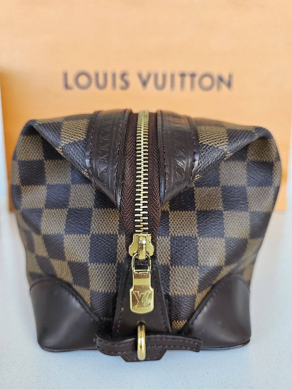 Louis Vuitton Custodie per cosmetici: Louis Vuitton Damier Ebene Trousse Vaslav – Usato da Dottikon venduto da Chicca_73 1