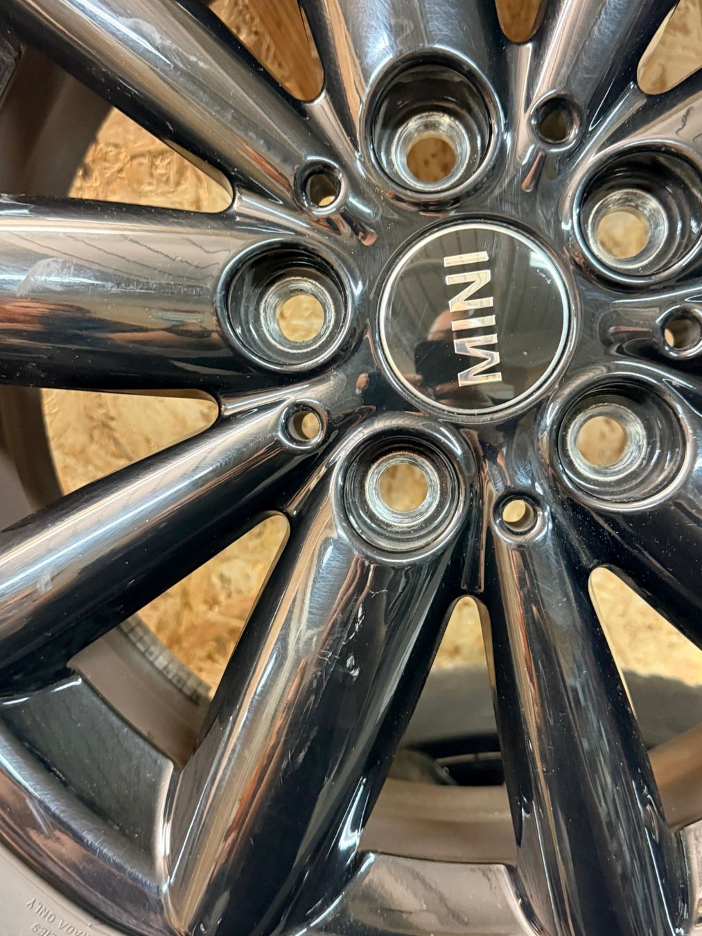 Mini Pneus & Kompletträder: Winterkompletträder MINI Cooper SE – Gebraucht aus Wil SG von 19Andreas82 9