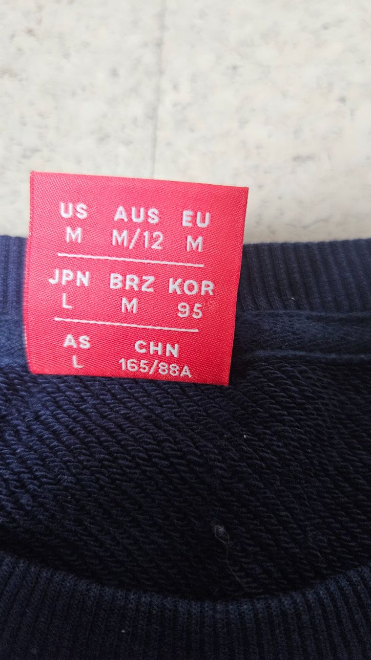 New Balance Maglioni & Felpe: Pullover blau – Usato da Münchenbuchsee venduto da Yothu 2