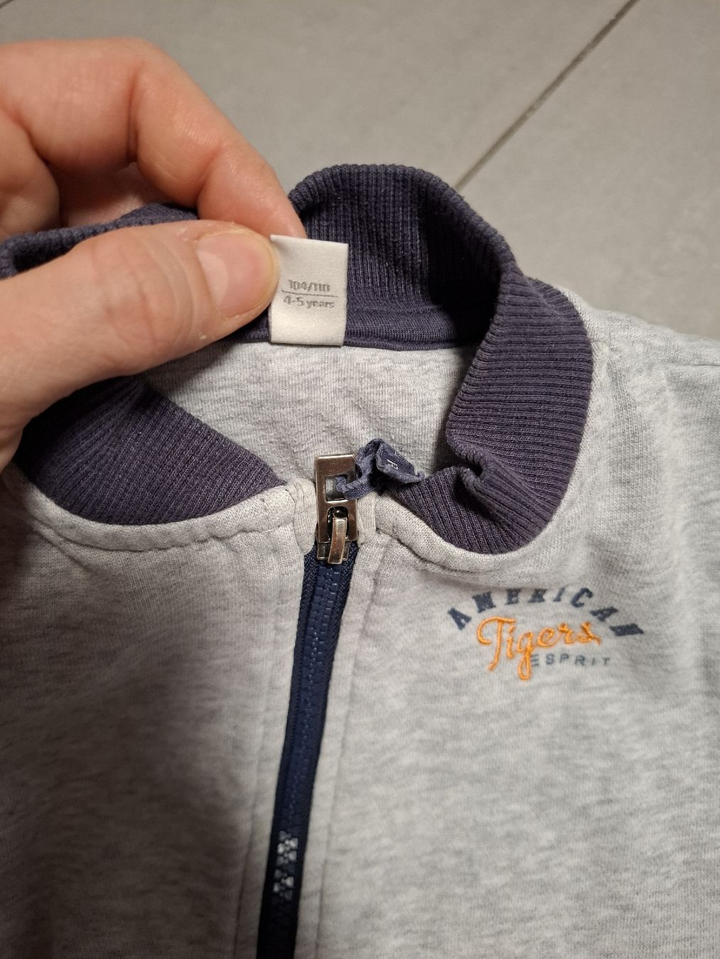 Esprit Maglioni & Felpe: 4er Set Jacken/Pullis Gr. 104/110: Tom Tailor, Esprit, H&M – Usato da Zürich venduto da Edelshop 3
