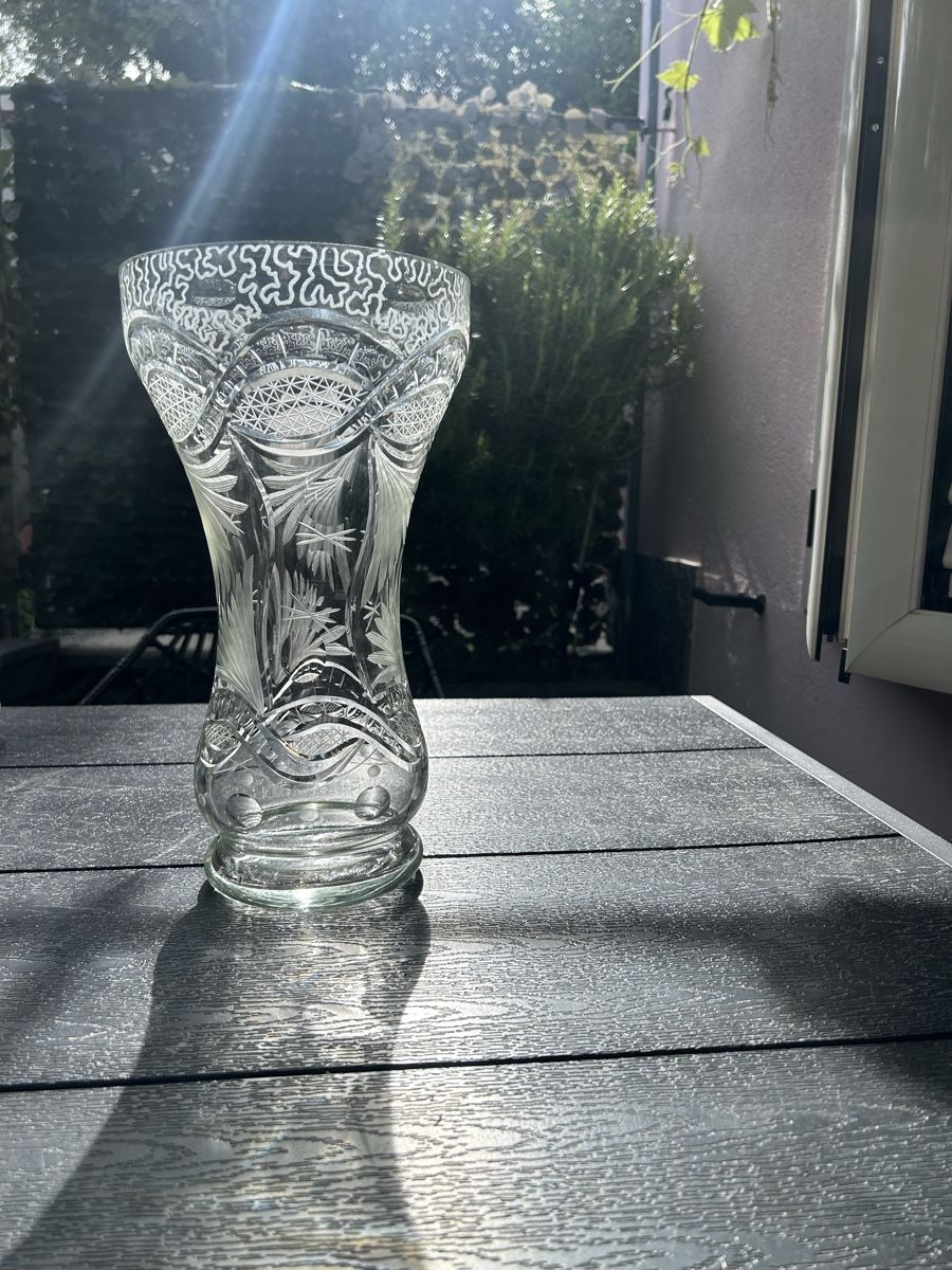 Vasi & Recipienti: Fein gravierte Kristallvase, einzigartiges Design – Usato da Losone venduto da del_yh97