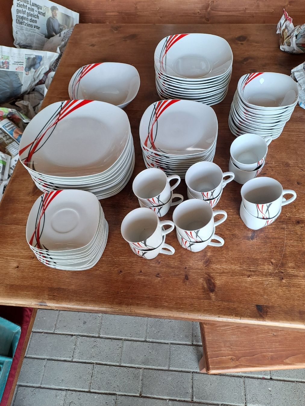 Services de table: 73 teiliges Tafelservice – D'occasion à Schötz par Alesig71