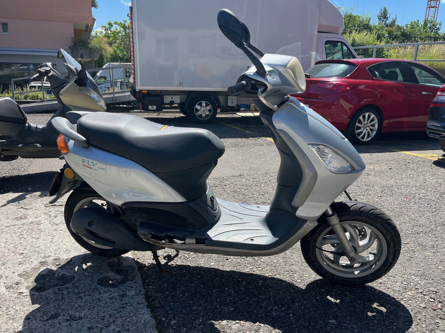 Piaggio Scooter: Occasion Roller Piaggio Fly 125 grau – Usato da Zürich-Schwamendingen venduto da Josts_ToeffladeAG 1