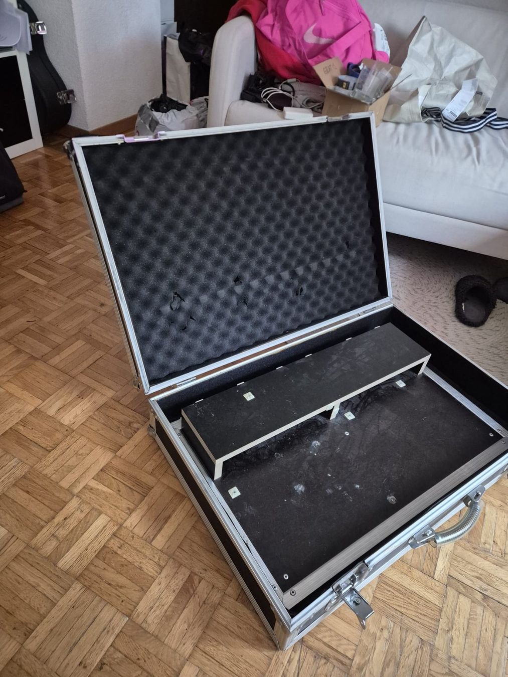 Reisekoffer: Gitarren Pedalboard mit Flightcase – Gebraucht aus St Gallen von leo_ce 1