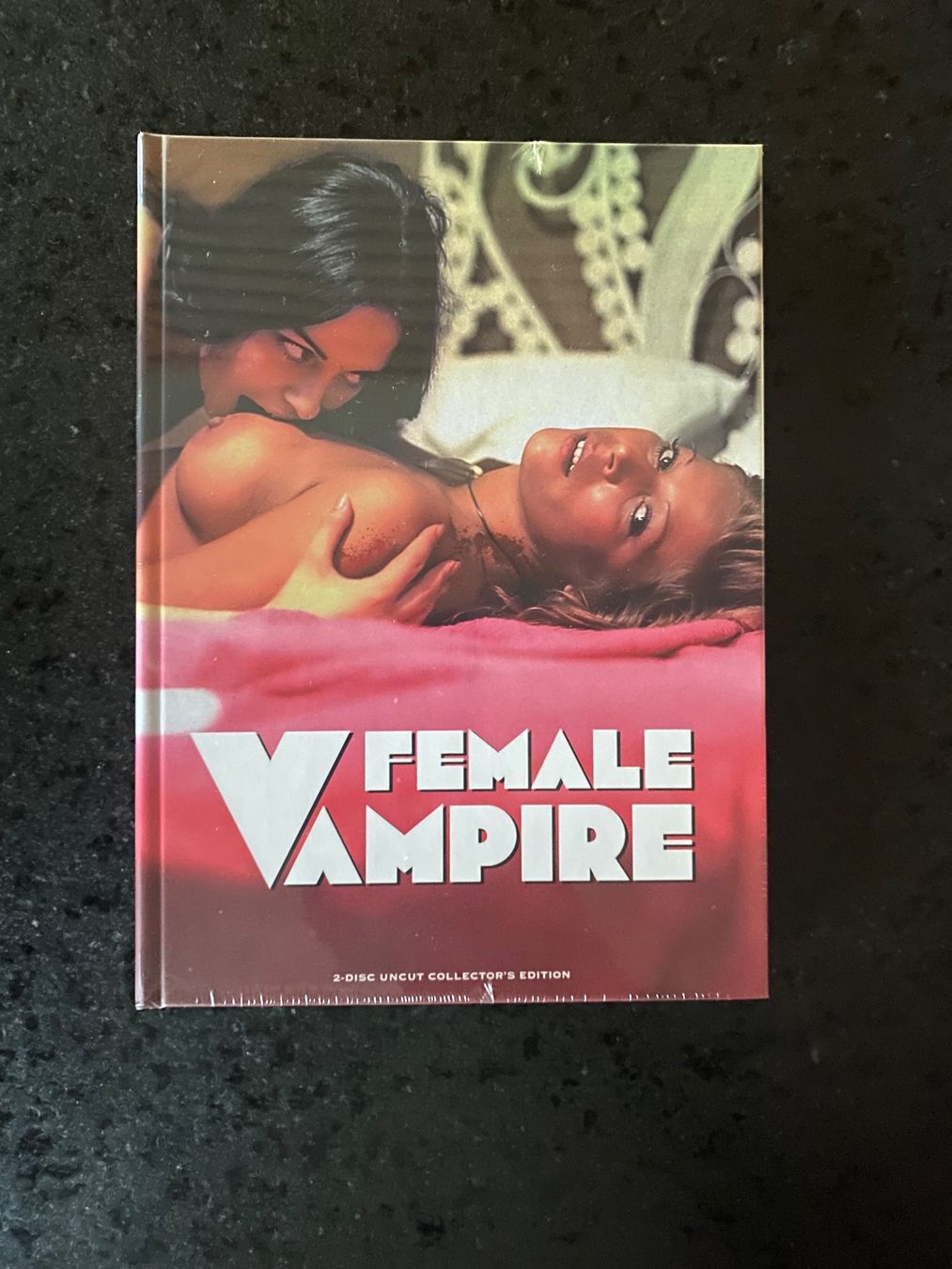 Tutti i DVDs: Female Vampire Mediabook Blu-ray + DVD OVP – Nuovo e nell'imballaggio originale da Schmitten FR venduto da FilmRarities