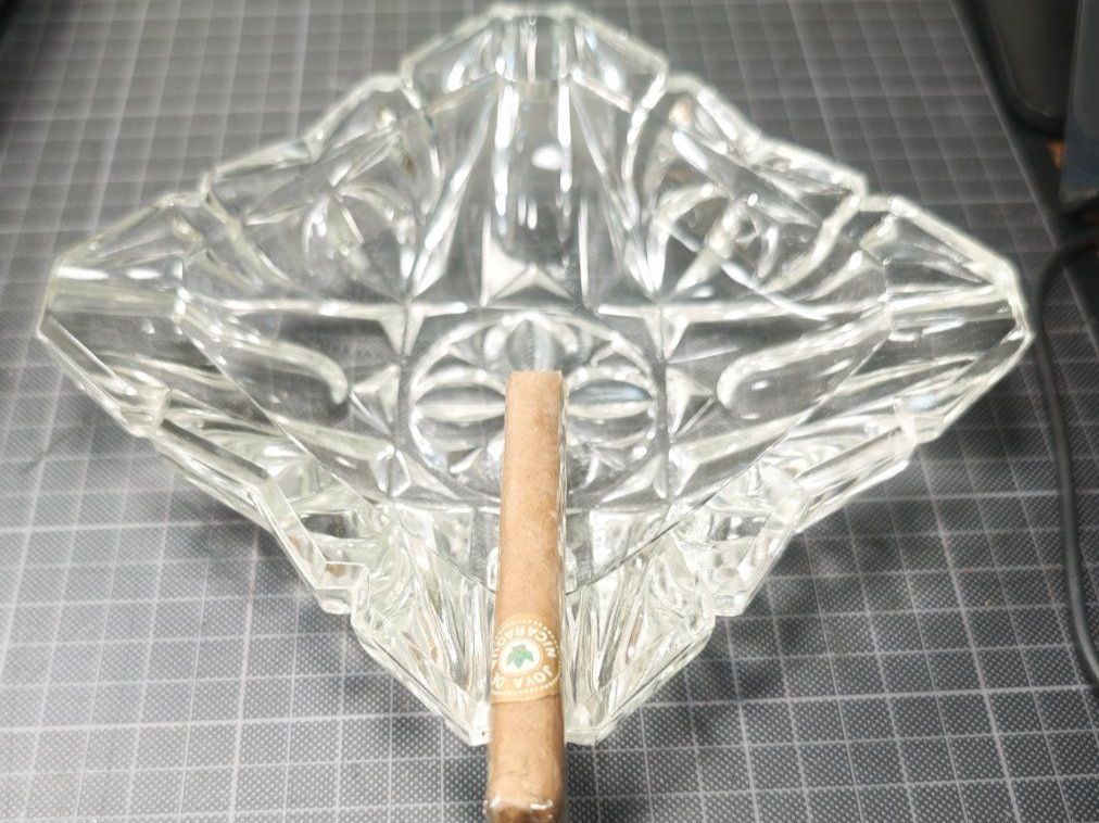Portacenere: Wunderschöner alter Glas Aschenbecher – Usato da Gelterkinden venduto da MYSTOREFORYOU4460