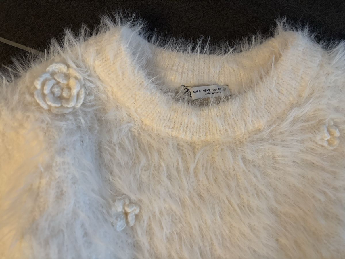 Zara Maglioni & Felpe: Weisser Pullover mit Blumen – Nuovo (secondo la descrizione) da Kreuzlingen venduto da MFabiana 1