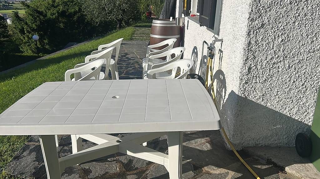 Set di tavolo e panche: Tavolo e sedie da giardino – Usato da S. Antonino venduto da Leano77 4