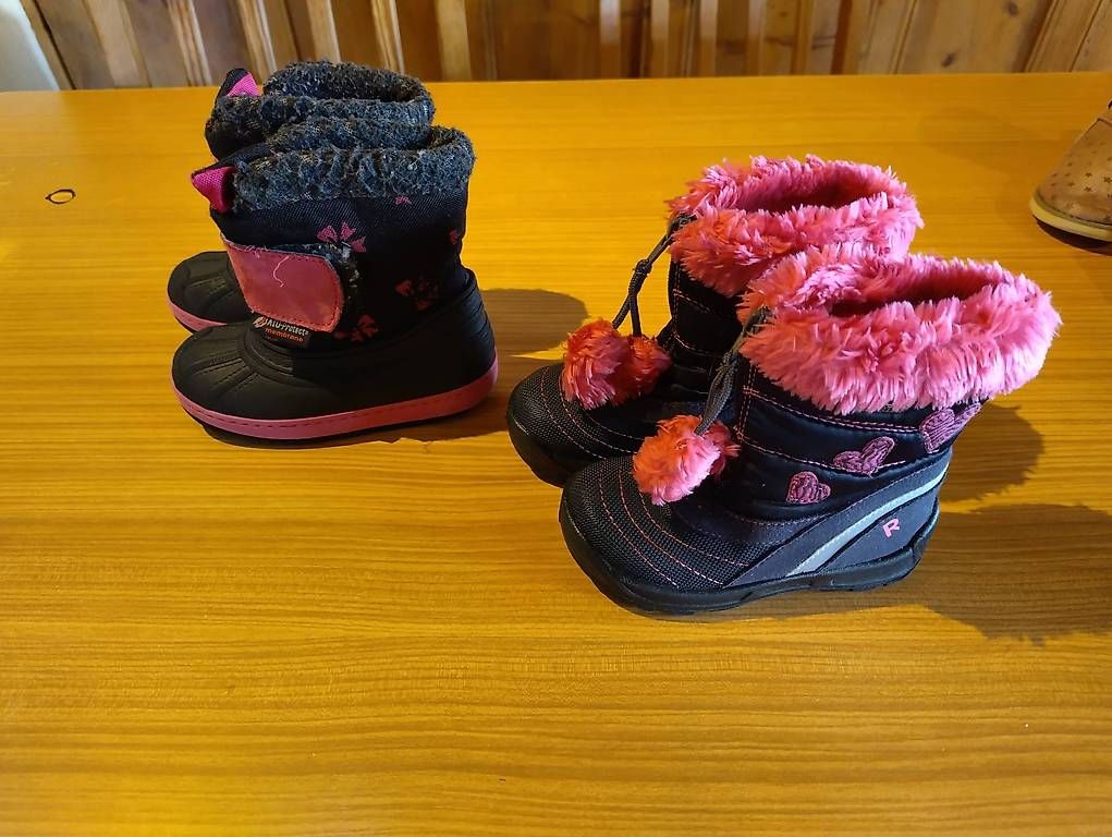 Scarpe per ragazze: Diverses chaussures fille T. 24 – Usato da Maracon venduto da AnaelleChev 1