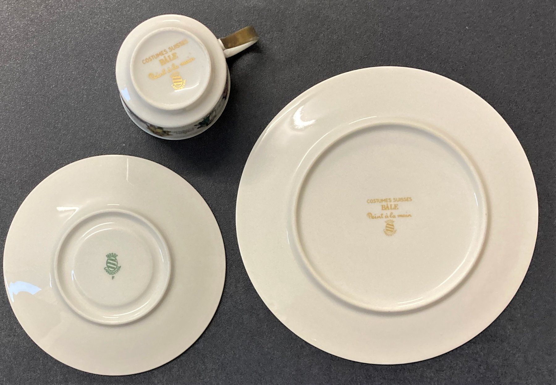 Geschirrsets: Langenthal Mocca Set 3teilig Trachten handbemalt Bâle TOP – Gebraucht aus Wangen b. Olten von Buntgemischt 2