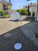 Stehlampe weiss Chrom Metall mit Schalter Harvey Guzzini..