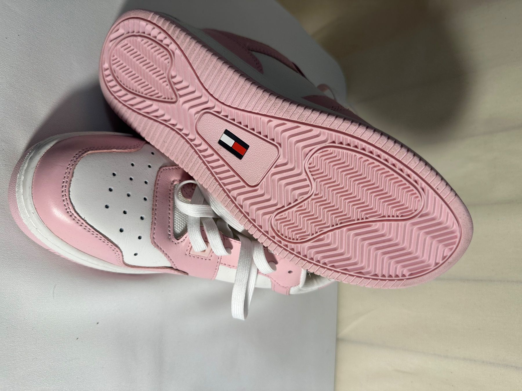 Tommy Hilfiger Scarpe da donna: Tommy Jeans Retro Basket WMN – Nuovo e nell'imballaggio originale da Onex venduto da eri_jx6q 2