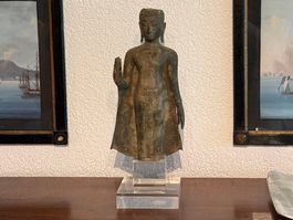 Bronze-Buddha Thailand stehend – ca. 38 cm mit Sockel