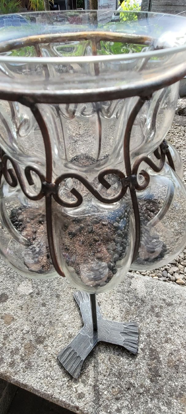 Portacandele: alter, eiserner Kerzenständer/ Windlicht mit Glas – Usato da Grosshöchstetten venduto da Dirue 1