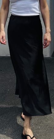 Neo Noir Satinrock schwarz – Midi, Bias-Cut – Gr. XS/S 