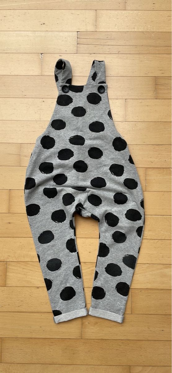Pantaloni: Latzhose Sweat Gr 98 – Usato da Mörschwil venduto da Mibasel